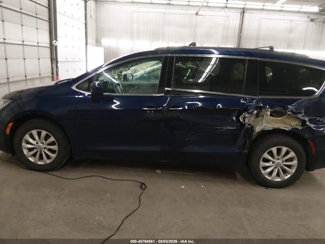 2019 Chrysler Pacifica Touring Plus მანქანა იყიდება აუქციონზე, vin: 2C4RC1FGXKR598146, აუქციონის ნომერი: 45768561