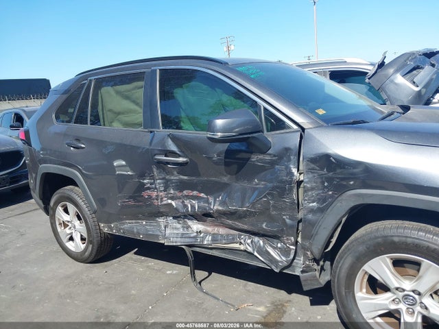 2020 Toyota Rav4 Xle მანქანა იყიდება აუქციონზე, vin: 2T3W1RFV4LC045457, აუქციონის ნომერი: 45768587