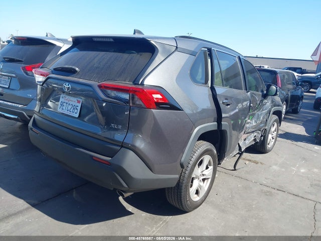 2020 Toyota Rav4 Xle მანქანა იყიდება აუქციონზე, vin: 2T3W1RFV4LC045457, აუქციონის ნომერი: 45768587
