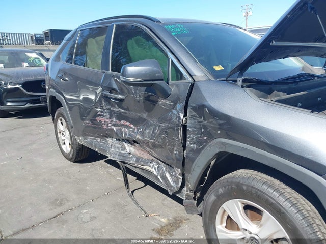 2020 Toyota Rav4 Xle მანქანა იყიდება აუქციონზე, vin: 2T3W1RFV4LC045457, აუქციონის ნომერი: 45768587