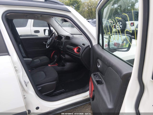 Продажа на аукционе авто 2015 Jeep Renegade Trailhawk, vin: ZACCJBCT0FPB52597, номер лота: 45768618