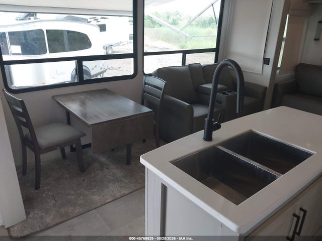 45768629 :رقم المزاد ، 4X4FCMF22N6013641 vin ، 2022 Forest River Columbus C M-299rlc مزاد بيع