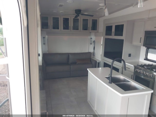 45768629 :رقم المزاد ، 4X4FCMF22N6013641 vin ، 2022 Forest River Columbus C M-299rlc مزاد بيع