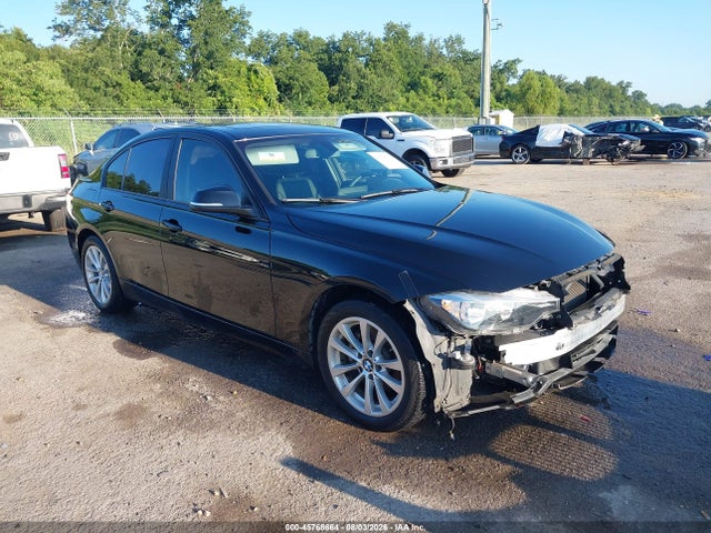 45768664 :رقم المزاد ، WBA8E1G35HNU15451 vin ، 2017 Bmw 320i مزاد بيع