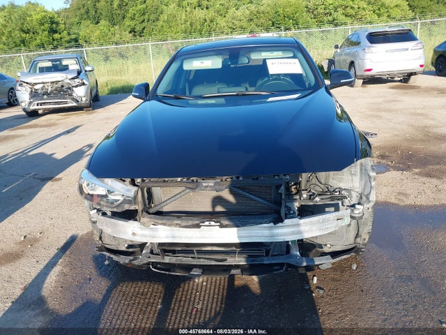 45768664 :رقم المزاد ، WBA8E1G35HNU15451 vin ، 2017 Bmw 320i مزاد بيع
