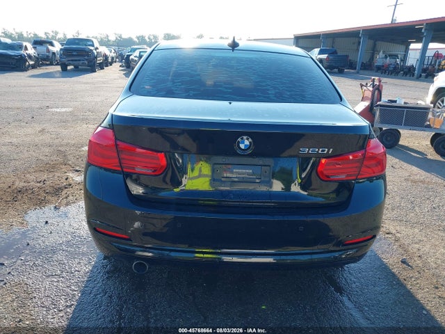 45768664 :رقم المزاد ، WBA8E1G35HNU15451 vin ، 2017 Bmw 320i مزاد بيع