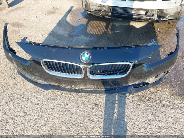 45768664 :رقم المزاد ، WBA8E1G35HNU15451 vin ، 2017 Bmw 320i مزاد بيع