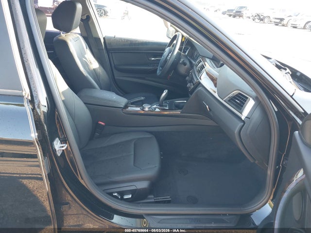 45768664 :رقم المزاد ، WBA8E1G35HNU15451 vin ، 2017 Bmw 320i مزاد بيع