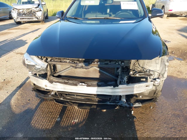 45768664 :رقم المزاد ، WBA8E1G35HNU15451 vin ، 2017 Bmw 320i مزاد بيع