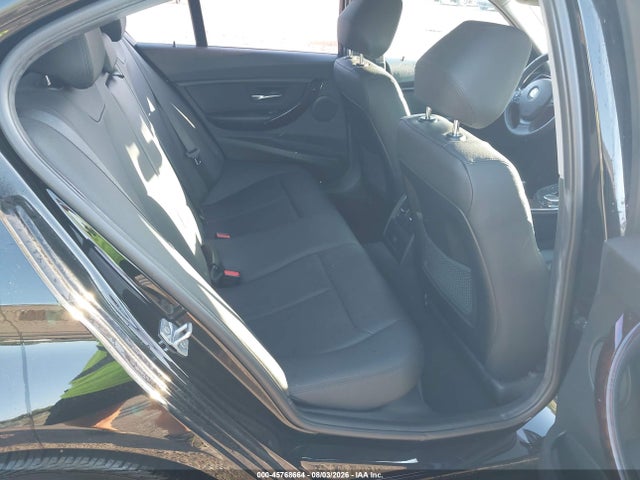 45768664 :رقم المزاد ، WBA8E1G35HNU15451 vin ، 2017 Bmw 320i مزاد بيع
