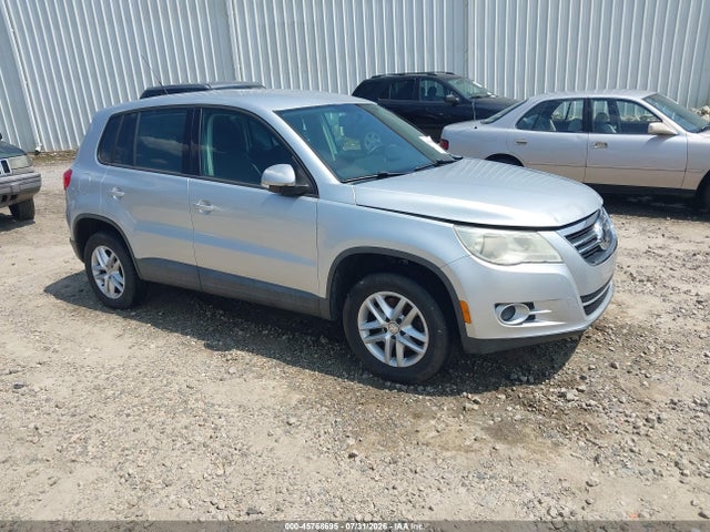 2011 Volkswagen Tiguan S მანქანა იყიდება აუქციონზე, vin: WVGAV7AX4BW525732, აუქციონის ნომერი: 45768695