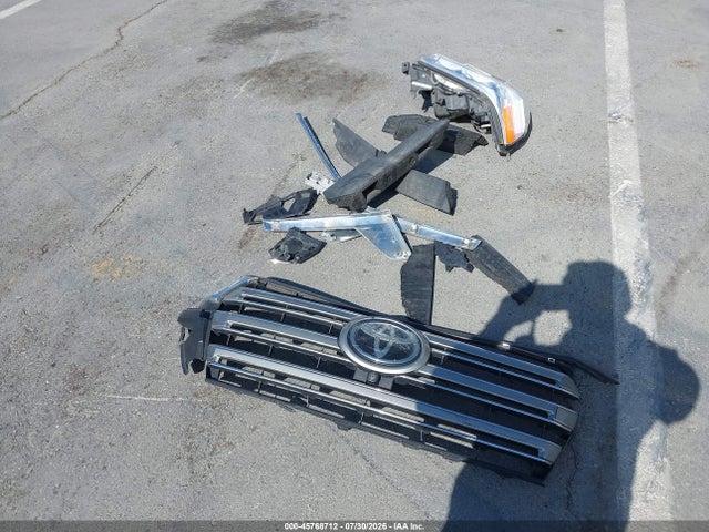 JTMCY7AJ3J4070396 Toyota Land Cruiser V8