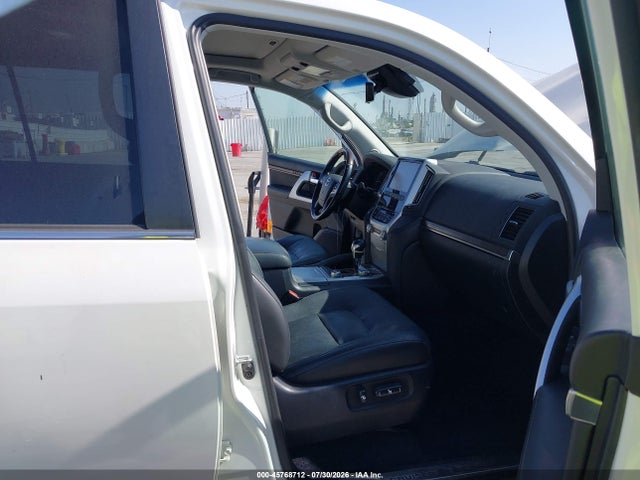 JTMCY7AJ3J4070396 Toyota Land Cruiser V8