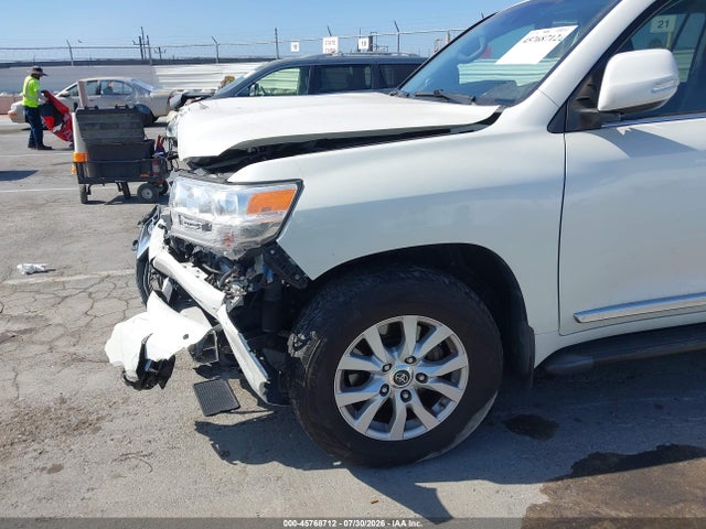 JTMCY7AJ3J4070396 Toyota Land Cruiser V8
