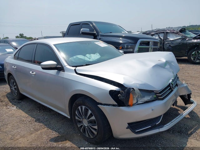 Продажа на аукционе авто 2015 Volkswagen Passat 1.8t S, vin: 1VWAT7A32FC014726, номер лота: 45768913