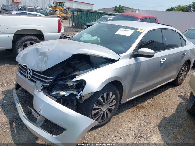 Продажа на аукционе авто 2015 Volkswagen Passat 1.8t S, vin: 1VWAT7A32FC014726, номер лота: 45768913