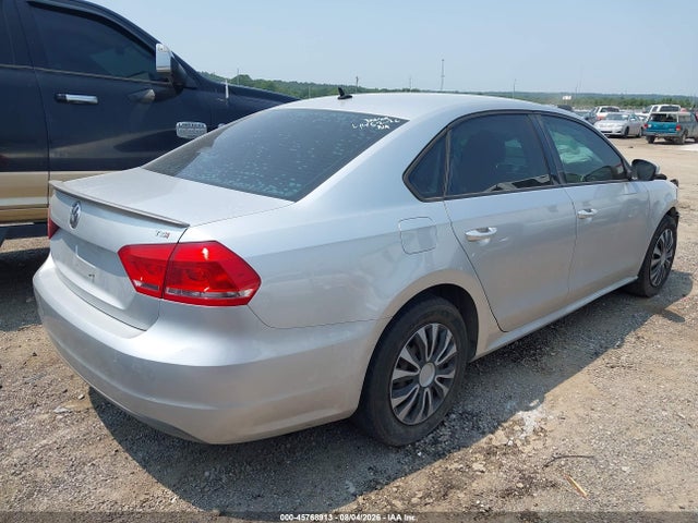Продажа на аукционе авто 2015 Volkswagen Passat 1.8t S, vin: 1VWAT7A32FC014726, номер лота: 45768913