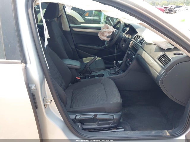 Продажа на аукционе авто 2015 Volkswagen Passat 1.8t S, vin: 1VWAT7A32FC014726, номер лота: 45768913