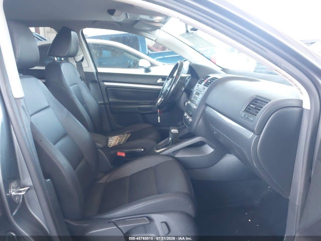 Продаж на аукціоні авто 2010 Volkswagen Jetta Limited Edition, vin: 3VWAZ7AJXAM100273, номер лоту: 45768915
