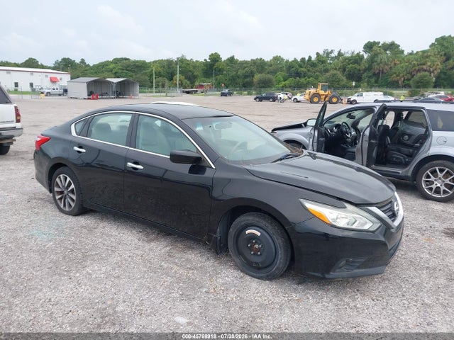 Auction sale of the 2017 Nissan Altima 2.5 Sv, vin: 1N4AL3AP5HC214393, lot number: 45768918