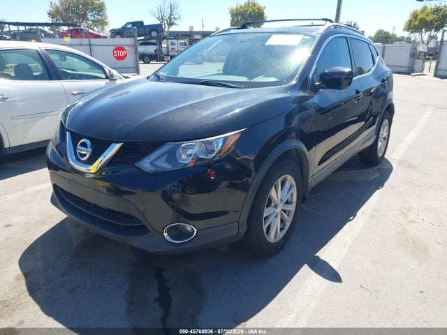 JN1BJ1CR6HW114327 Nissan Rogue Sport Sv
