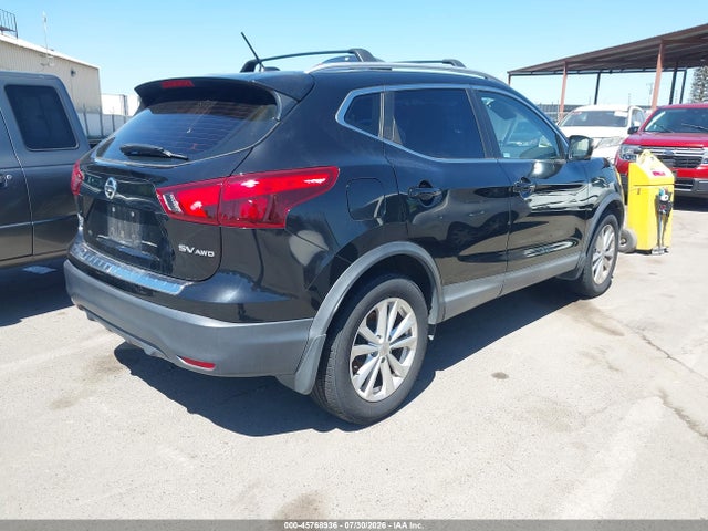 JN1BJ1CR6HW114327 Nissan Rogue Sport Sv