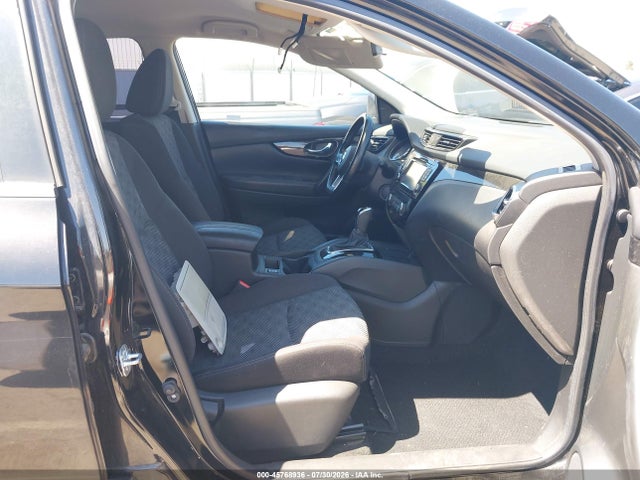 JN1BJ1CR6HW114327 Nissan Rogue Sport Sv