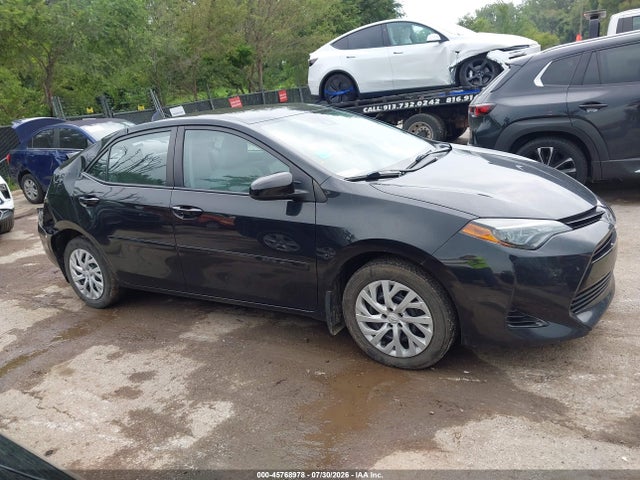 2018 Toyota Corolla Le მანქანა იყიდება აუქციონზე, vin: 5YFBURHE8JP805561, აუქციონის ნომერი: 45768978
