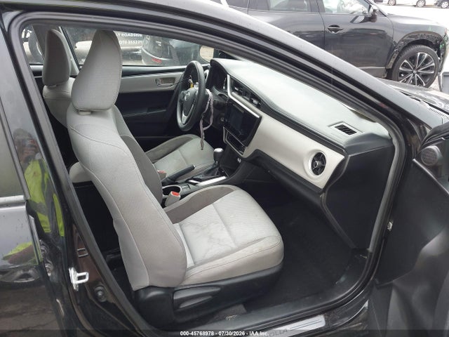 2018 Toyota Corolla Le მანქანა იყიდება აუქციონზე, vin: 5YFBURHE8JP805561, აუქციონის ნომერი: 45768978