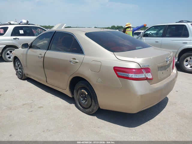 45769124 :رقم المزاد ، 4T1BF3EK3BU770297 vin ، 2011 Toyota Camry Le مزاد بيع