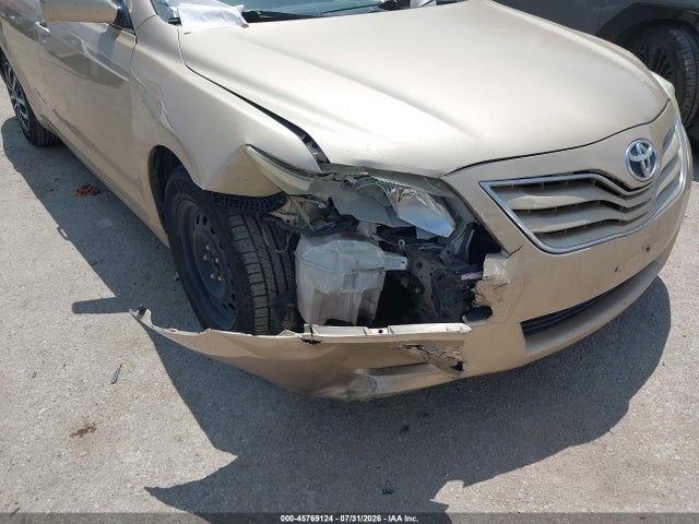 45769124 :رقم المزاد ، 4T1BF3EK3BU770297 vin ، 2011 Toyota Camry Le مزاد بيع