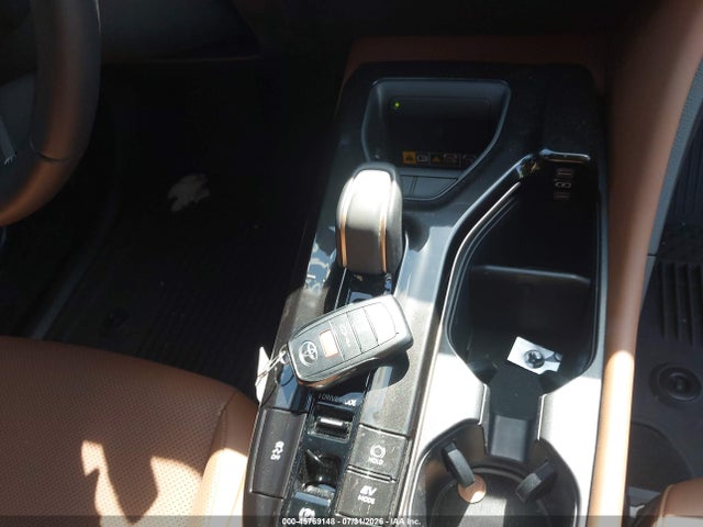 JTDACAAJ0S3020565 Toyota Crown Signia Limited
