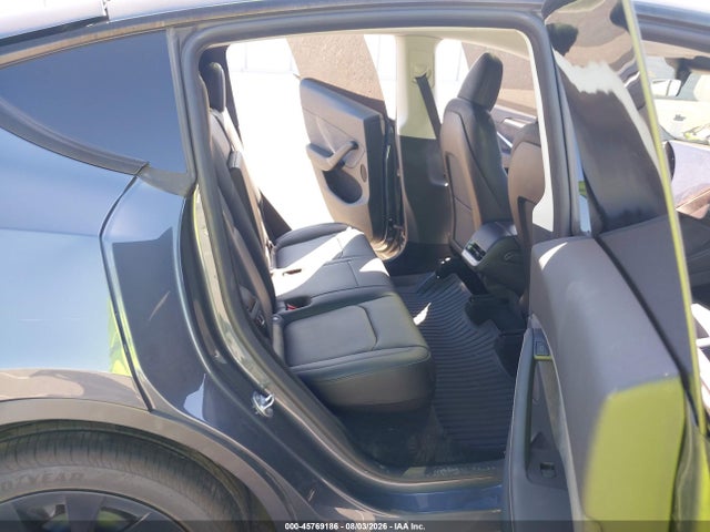 Tesla Model Y 2023 7SAYGDEE4PA113410 Image 8