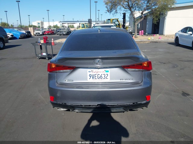 45769211 :رقم المزاد ، JTHBA1D23H5047205 vin ، 2017 Lexus Is 200t مزاد بيع