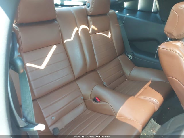 45769226 :رقم المزاد ، 1ZVBP8AM3E5317945 vin ، 2014 Ford Mustang V6 Premium مزاد بيع