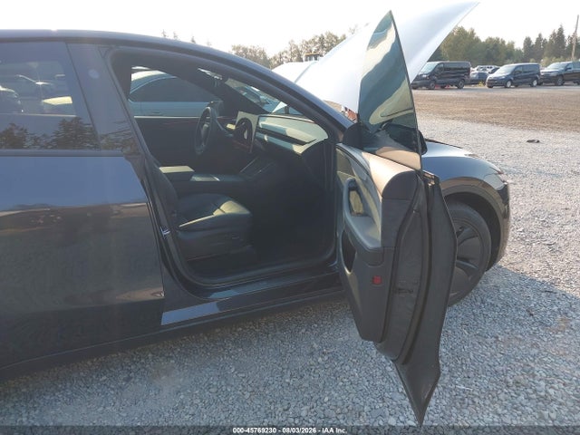 Aukcja sprzedaży 2026 Tesla Model Y All-wheel Drive/long Range Launch Series/premium All-wheel Drive, vin: 7SAYGDEE9TF634197, numer aukcji: 45769230