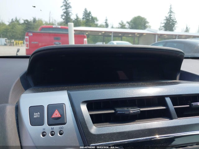 Продаж на аукціоні авто 2015 Toyota Prius V Two, vin: JTDZN3EU2FJ018430, номер лоту: 45769268