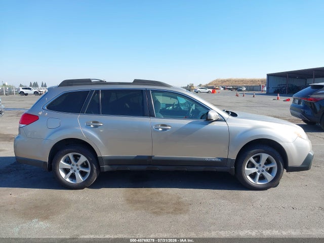 Subaru Outback 2.5i Premium 2014 4S4BRBCC9E3251942 Image 13