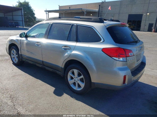 Subaru Outback 2.5i Premium 2014 4S4BRBCC9E3251942 Image 3