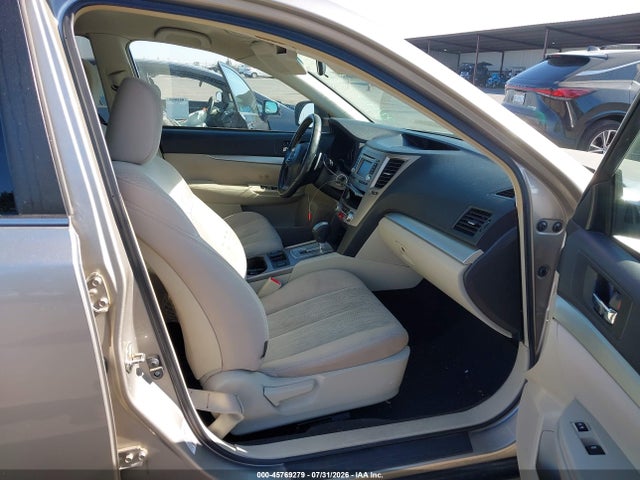Subaru Outback 2.5i Premium 2014 4S4BRBCC9E3251942 Image 5
