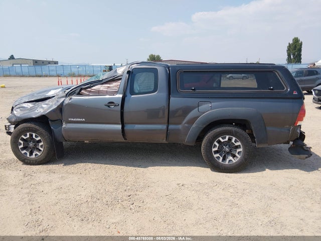 Продажа на аукционе авто 2015 Toyota Tacoma, vin: 5TFUX4EN3FX034670, номер лота: 45769308