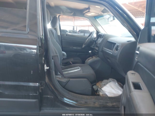 1C4NJPBB6HD157675 Jeep Patriot Sport Fwd