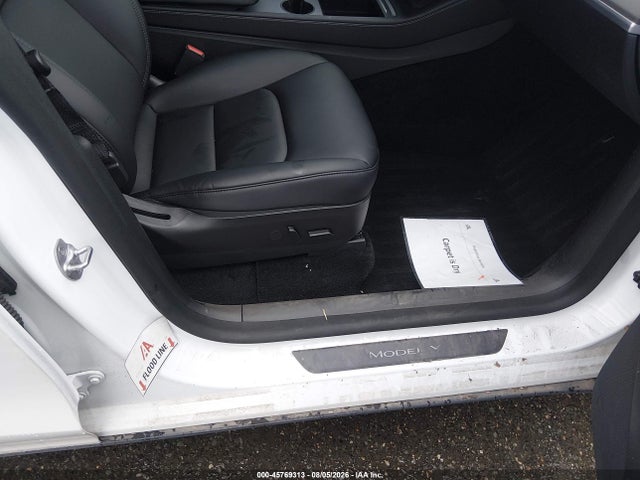 2022 Tesla Model Y Performance Dual Motor All-wheel Drive მანქანა იყიდება აუქციონზე, vin: 7SAYGDEF8NF455418, აუქციონის ნომერი: 45769313