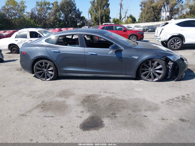 5YJSA1H11EFP50038 Tesla Model S P85