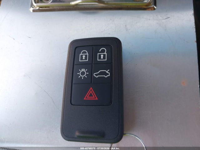 45769375 :رقم المزاد ، YV140MFK8F1357439 vin ، 2015 Volvo S60 T5 Premier مزاد بيع