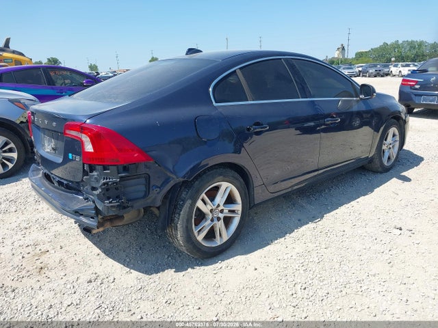 45769375 :رقم المزاد ، YV140MFK8F1357439 vin ، 2015 Volvo S60 T5 Premier مزاد بيع