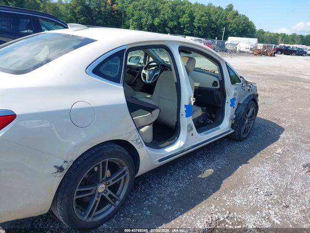 Продаж на аукціоні авто 2015 Buick Verano Leather Group, vin: 1G4PS5SK0F4132452, номер лоту: 45769385