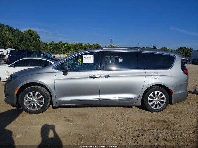 Продаж на аукціоні авто 2017 Chrysler Pacifica Touring-l, vin: 2C4RC1BG5HR512868, номер лоту: 45769404