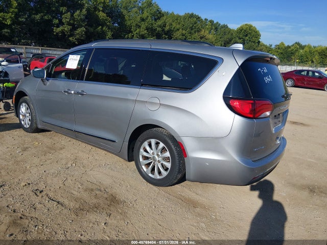 Продаж на аукціоні авто 2017 Chrysler Pacifica Touring-l, vin: 2C4RC1BG5HR512868, номер лоту: 45769404