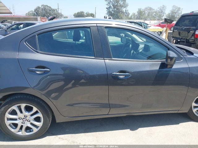 3MYDLBYV4JY311749 Toyota YARIS IA